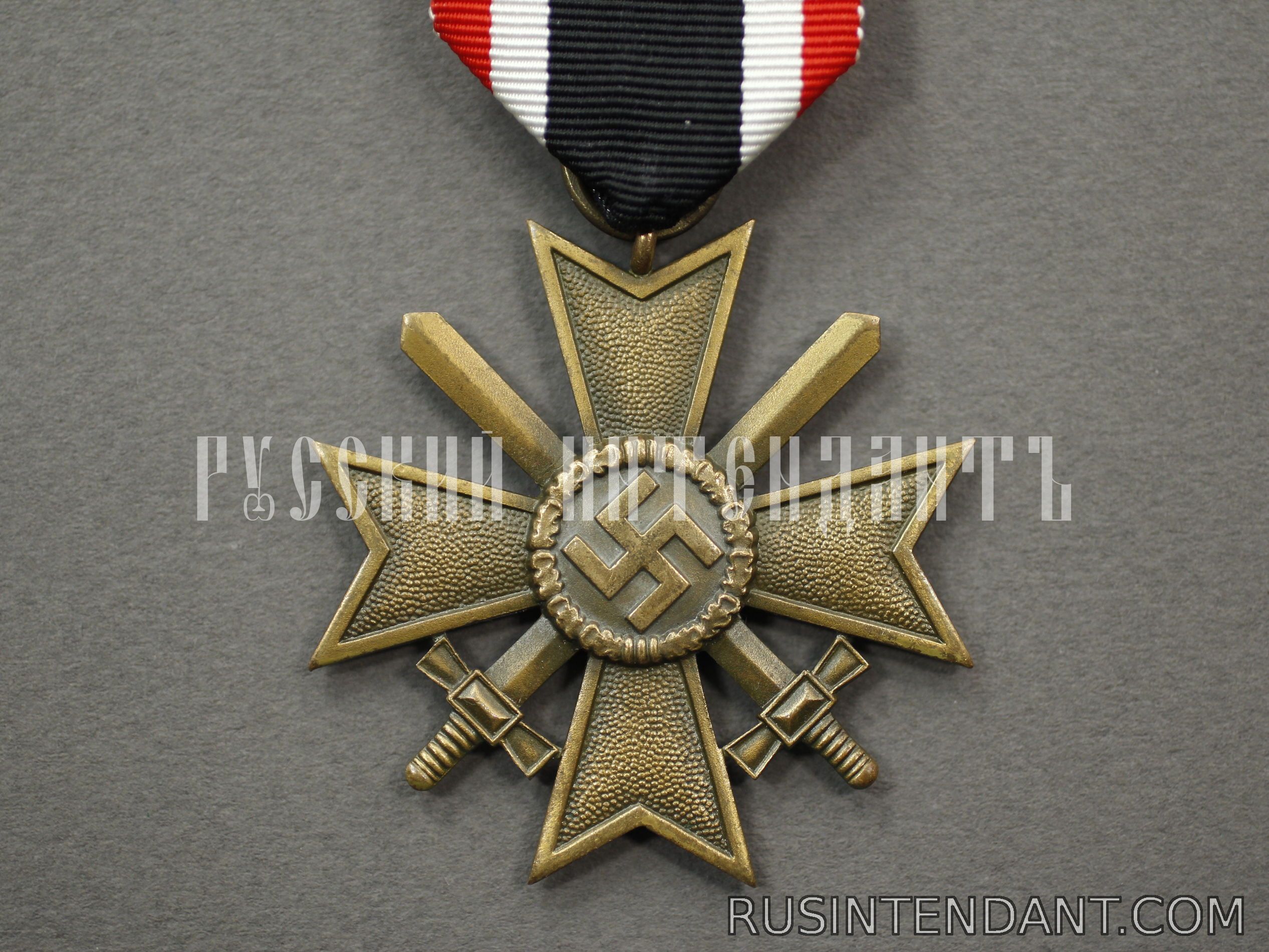 Фото 1: Крест Военных заслуг второго класса с мечами 