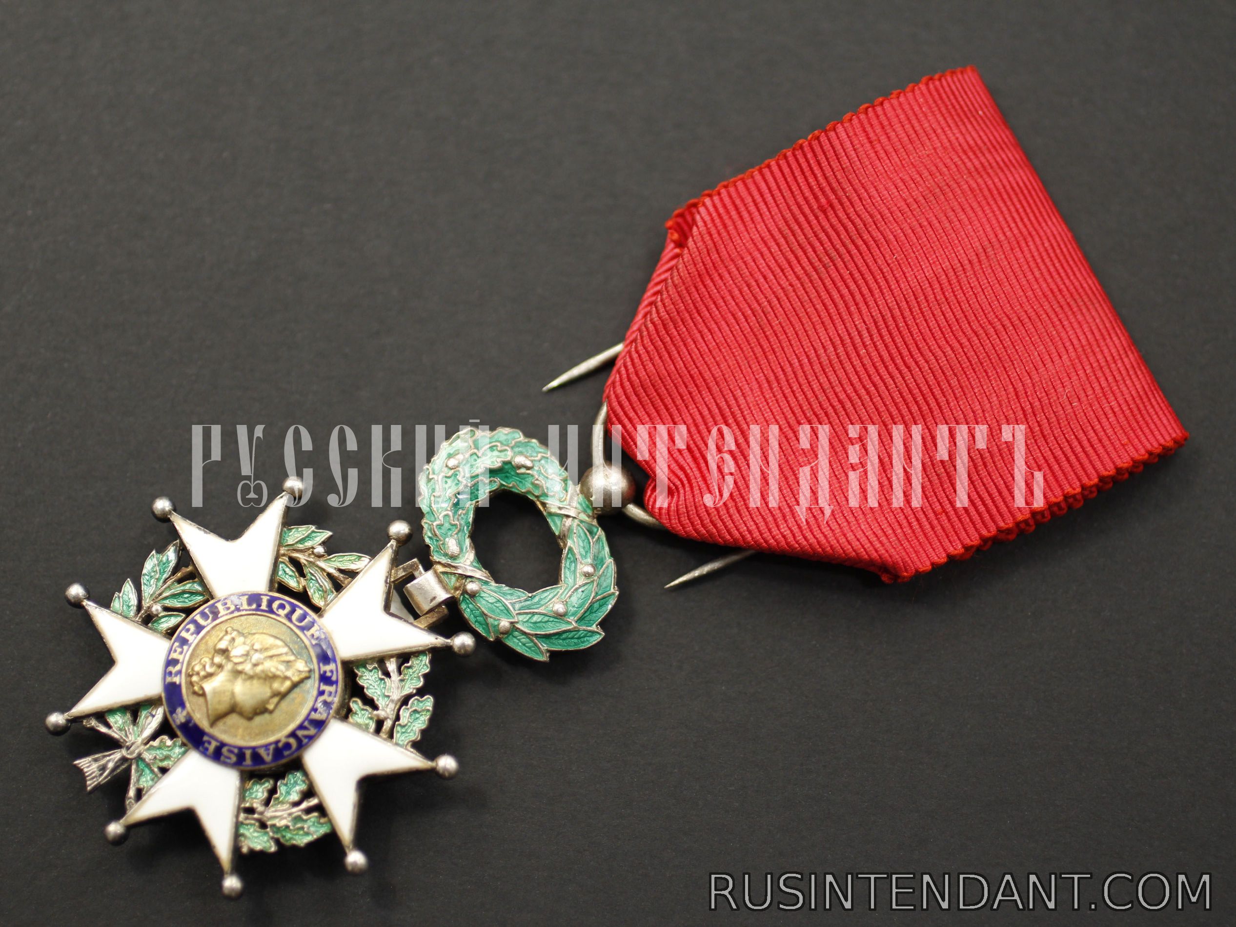 Фото 3: Знак ордена "Почетный Легион" 