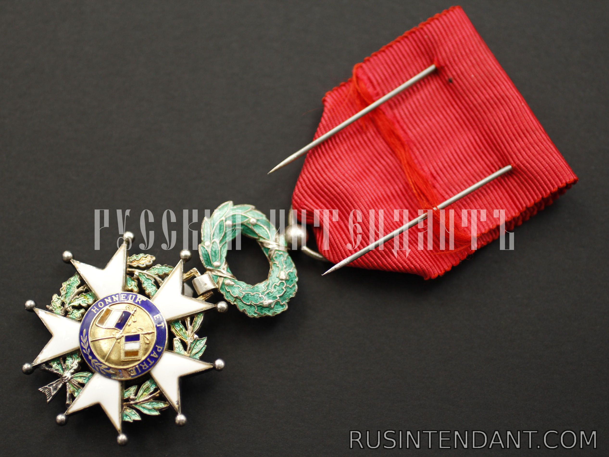 Фото 4: Знак ордена "Почетный Легион" 