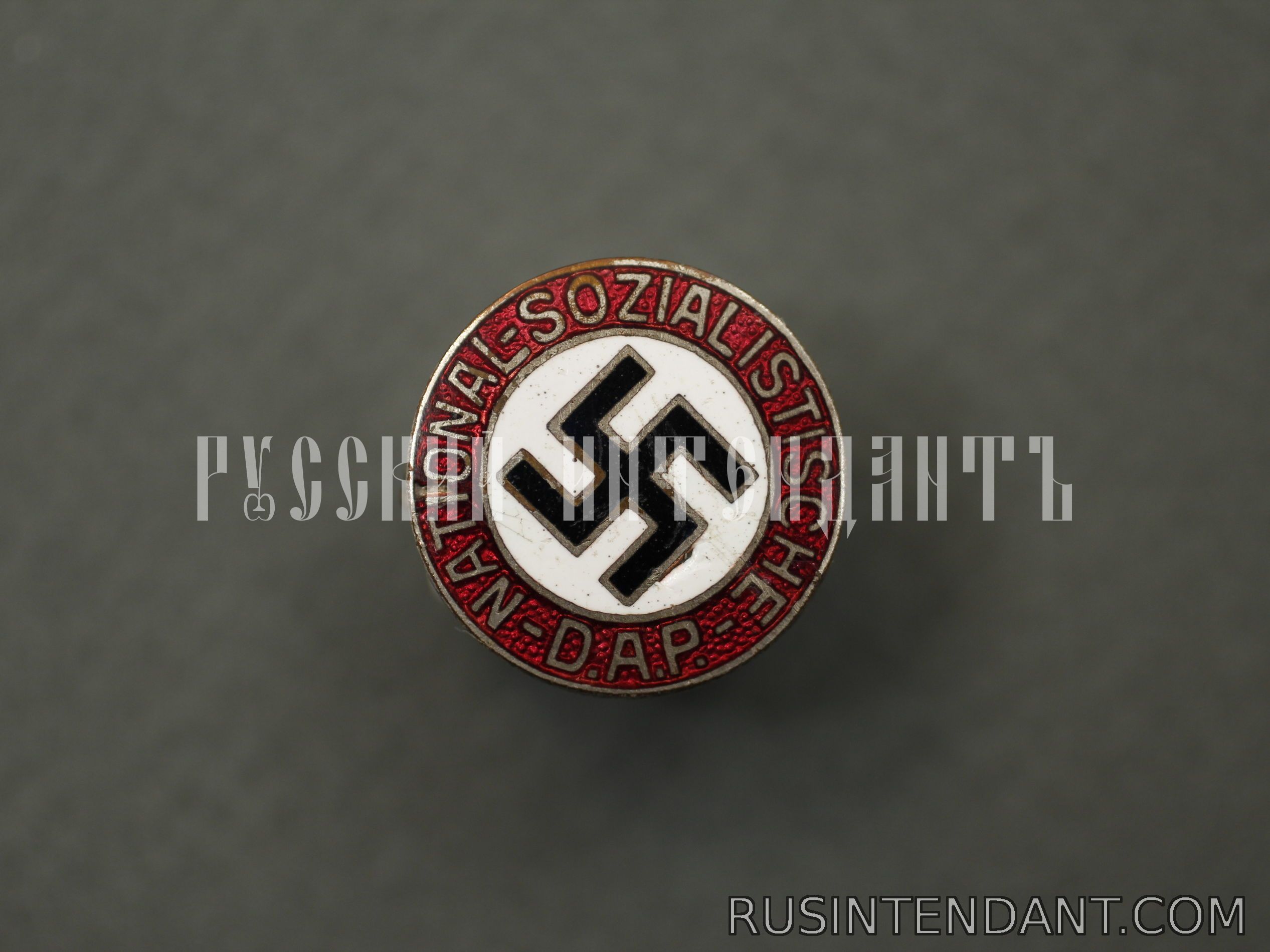 Фото 1: Членский знак NSDAP 