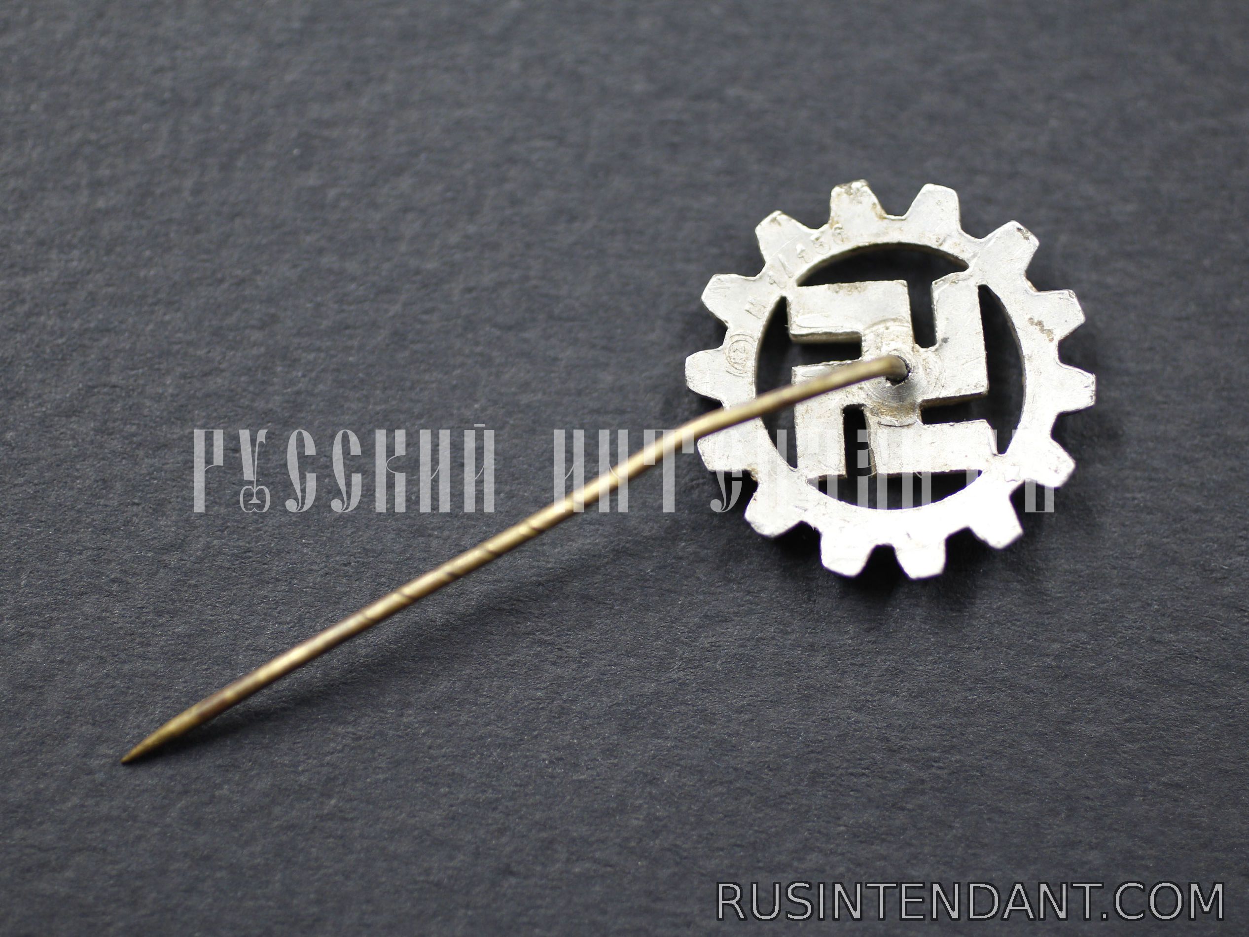 Фото 3: Членский знак DAF 