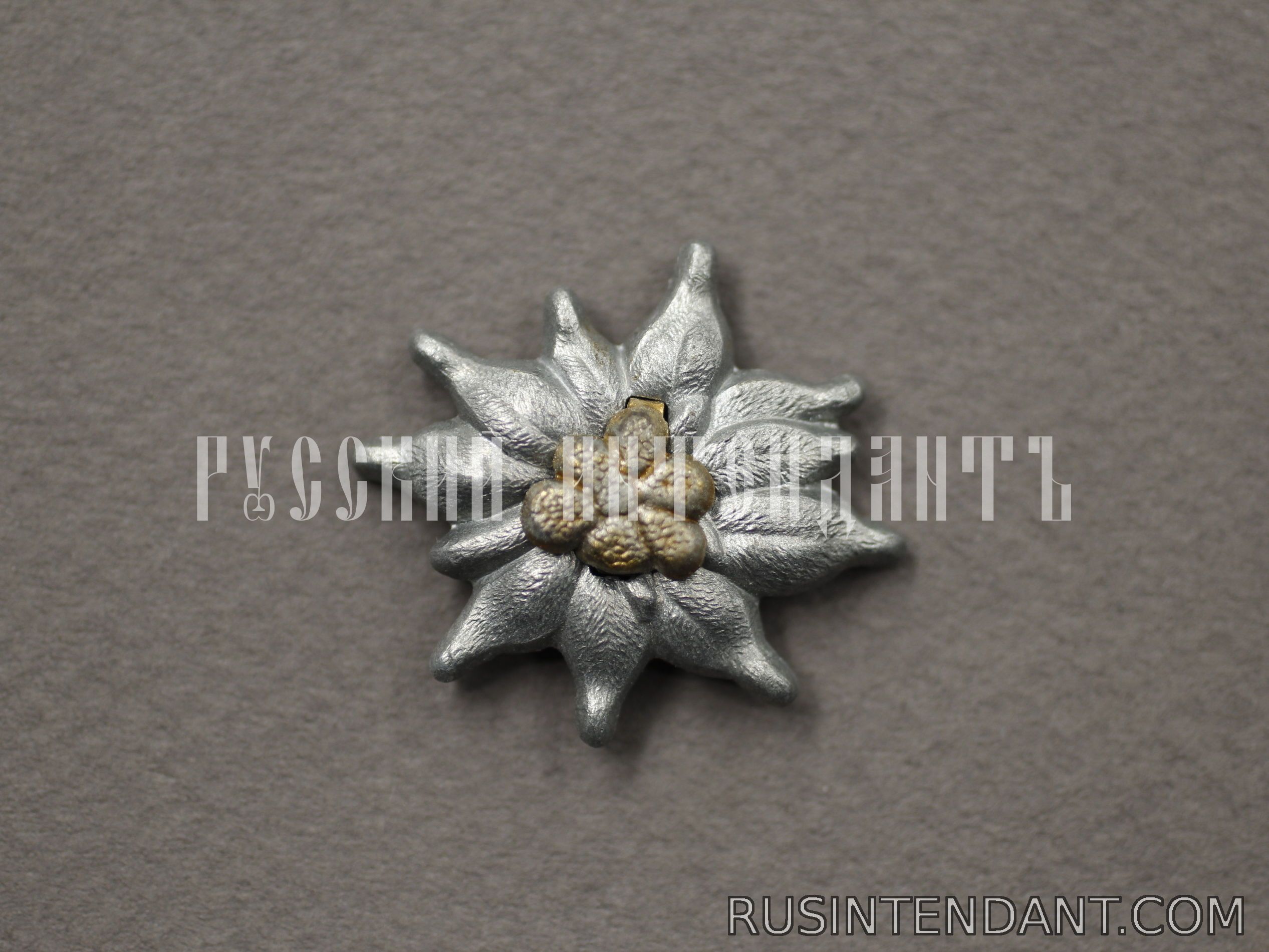 Фото 1: Эмблема на фуражку горно-стрелковых частей Вермахта 