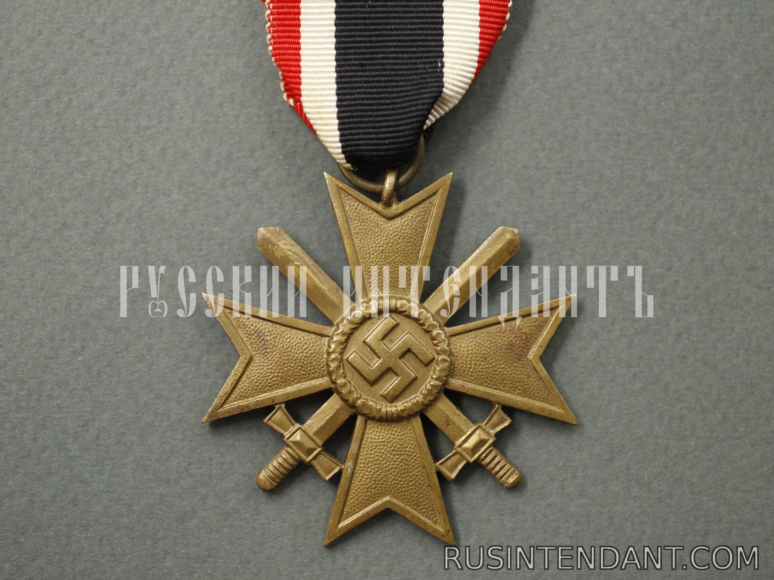 Фото 1: Крест Военных заслуг второго класса с мечами 