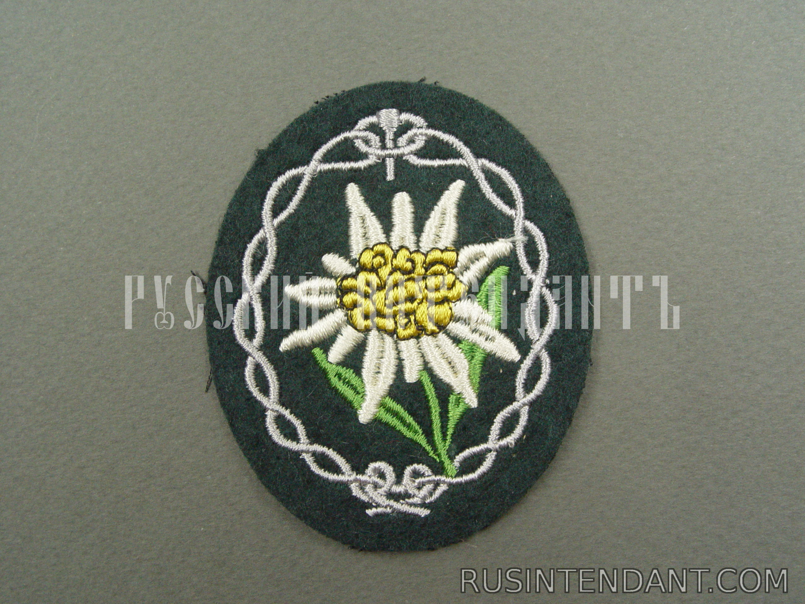 Фото 1: Нарукавный шеврон горно-стрелковых частей Вермахта 