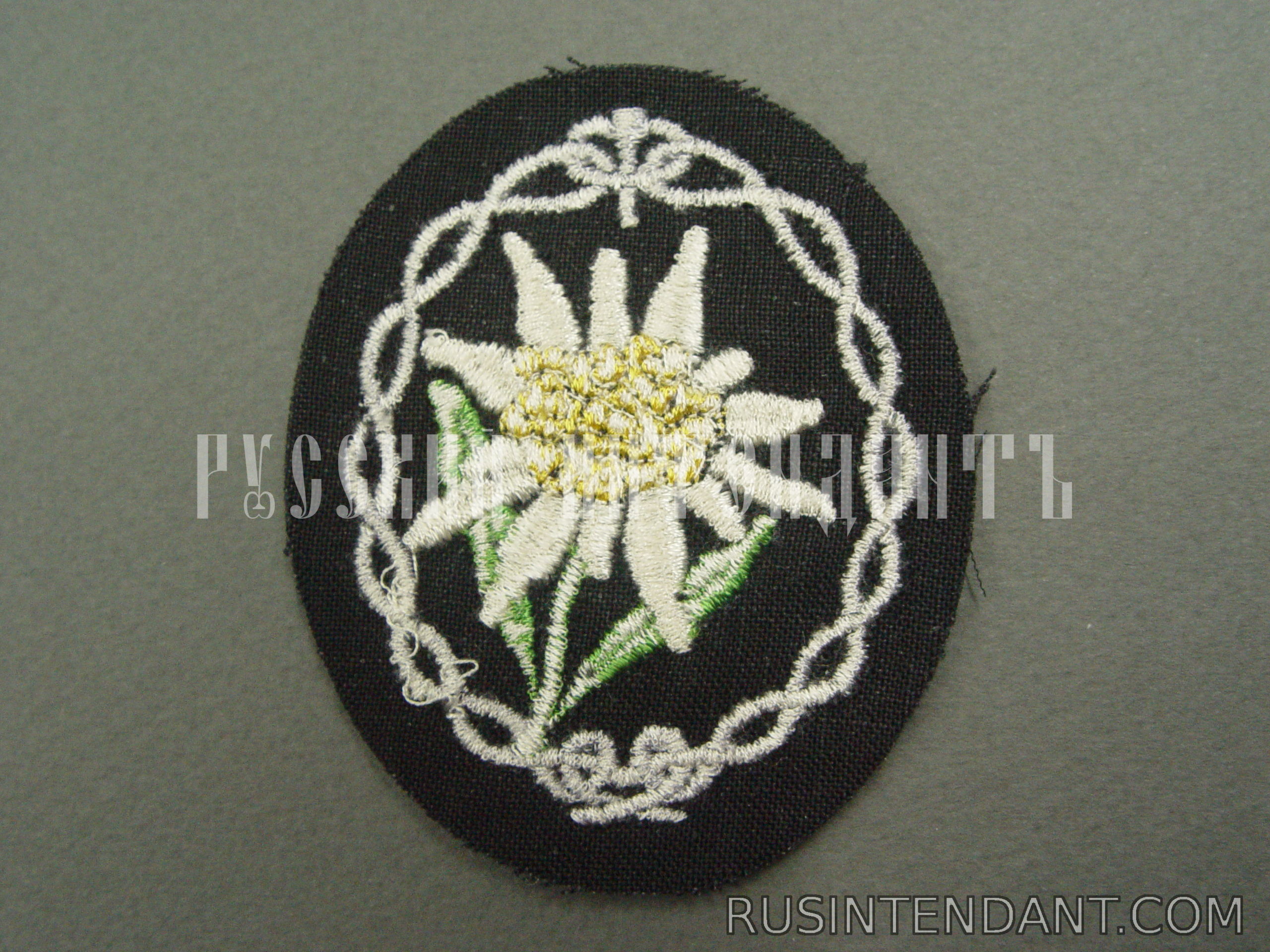 Фото 3: Нарукавный шеврон горно-стрелковых частей Вермахта 