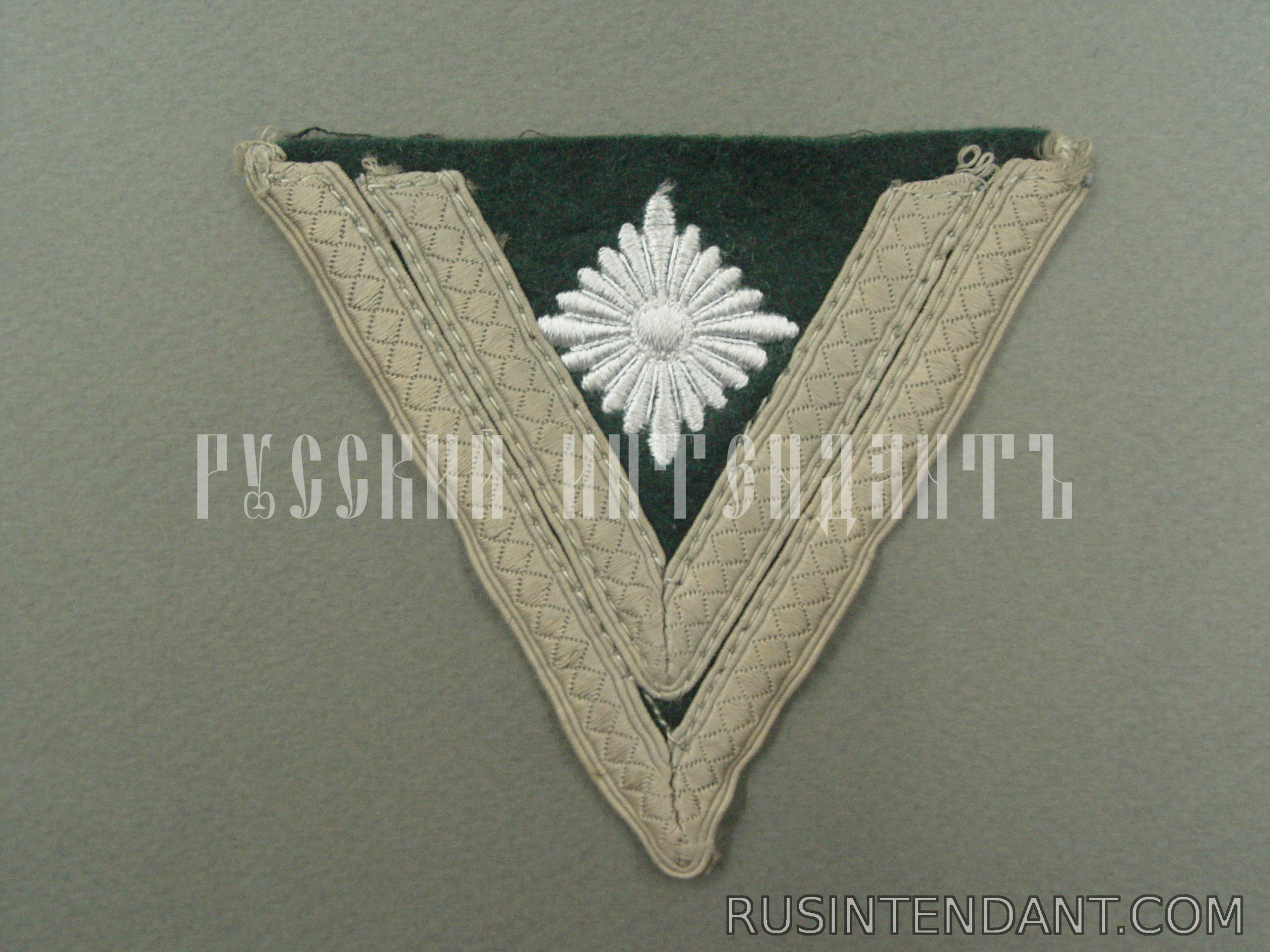 Фото 1: Нарукавный шеврон Обер-ефрейтора Вермахта с выслугой более шести лет 