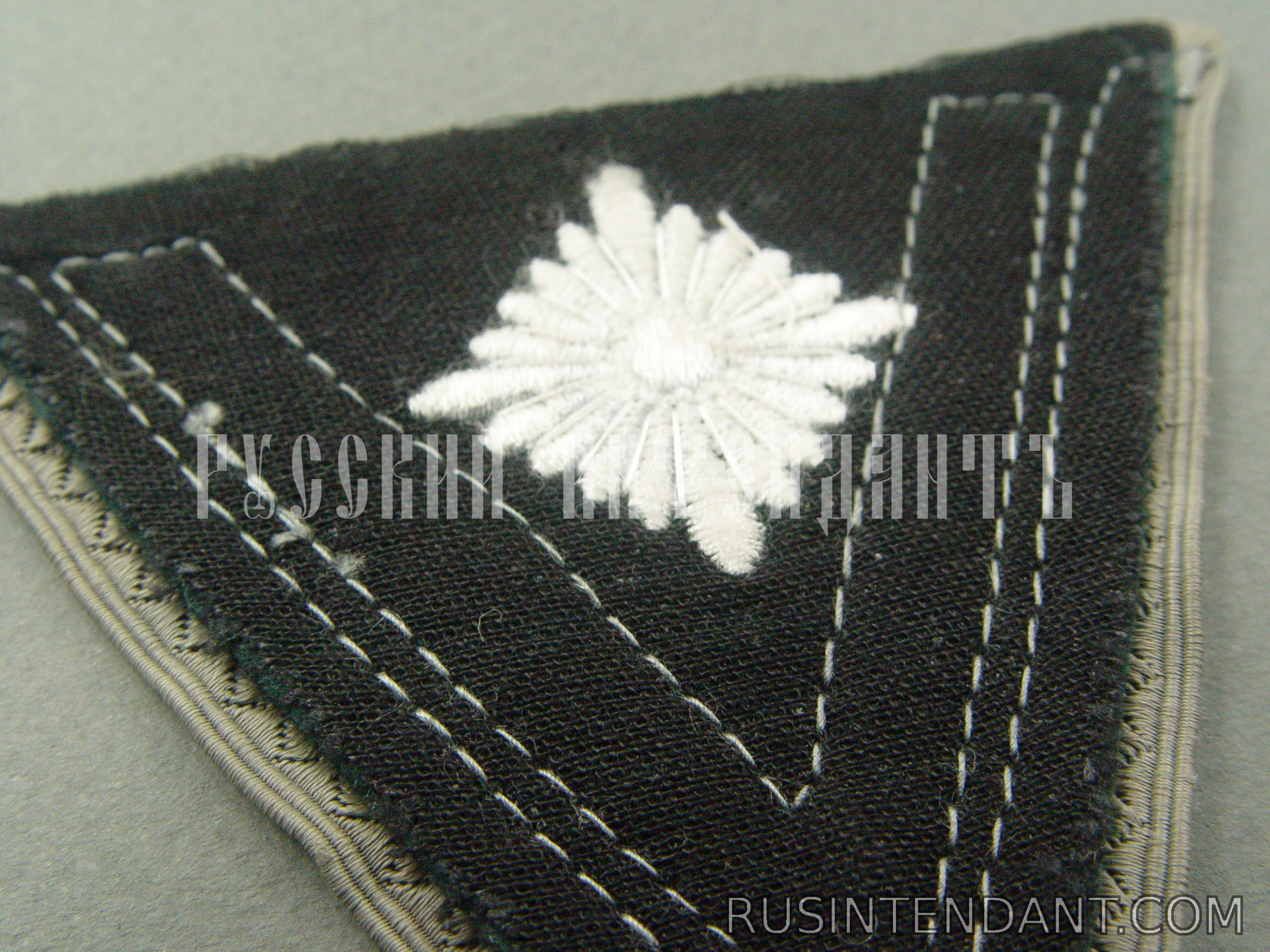 Фото 4: Нарукавный шеврон Обер-ефрейтора Вермахта с выслугой более шести лет 