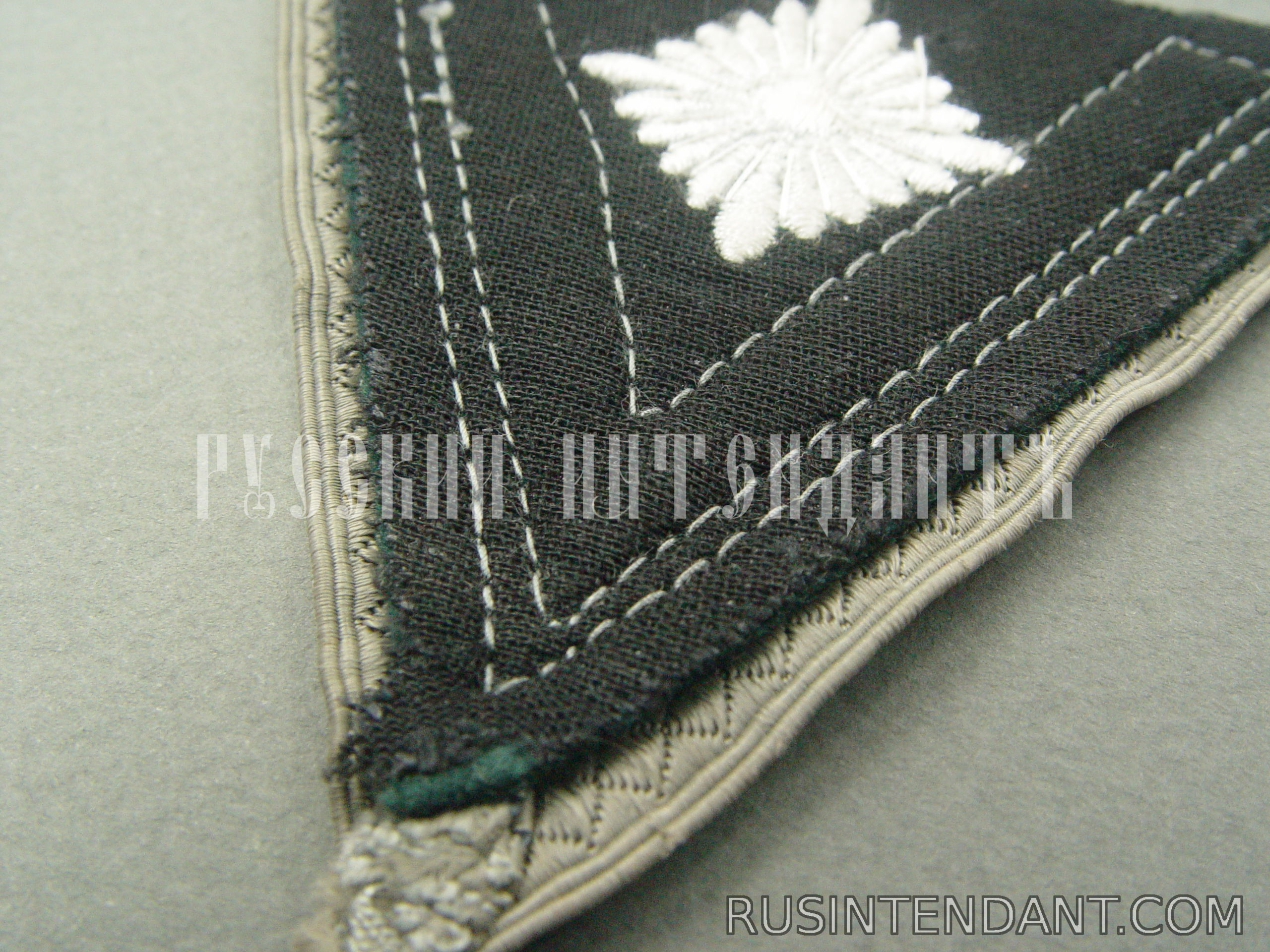 Фото 5: Нарукавный шеврон Обер-ефрейтора Вермахта с выслугой более шести лет 