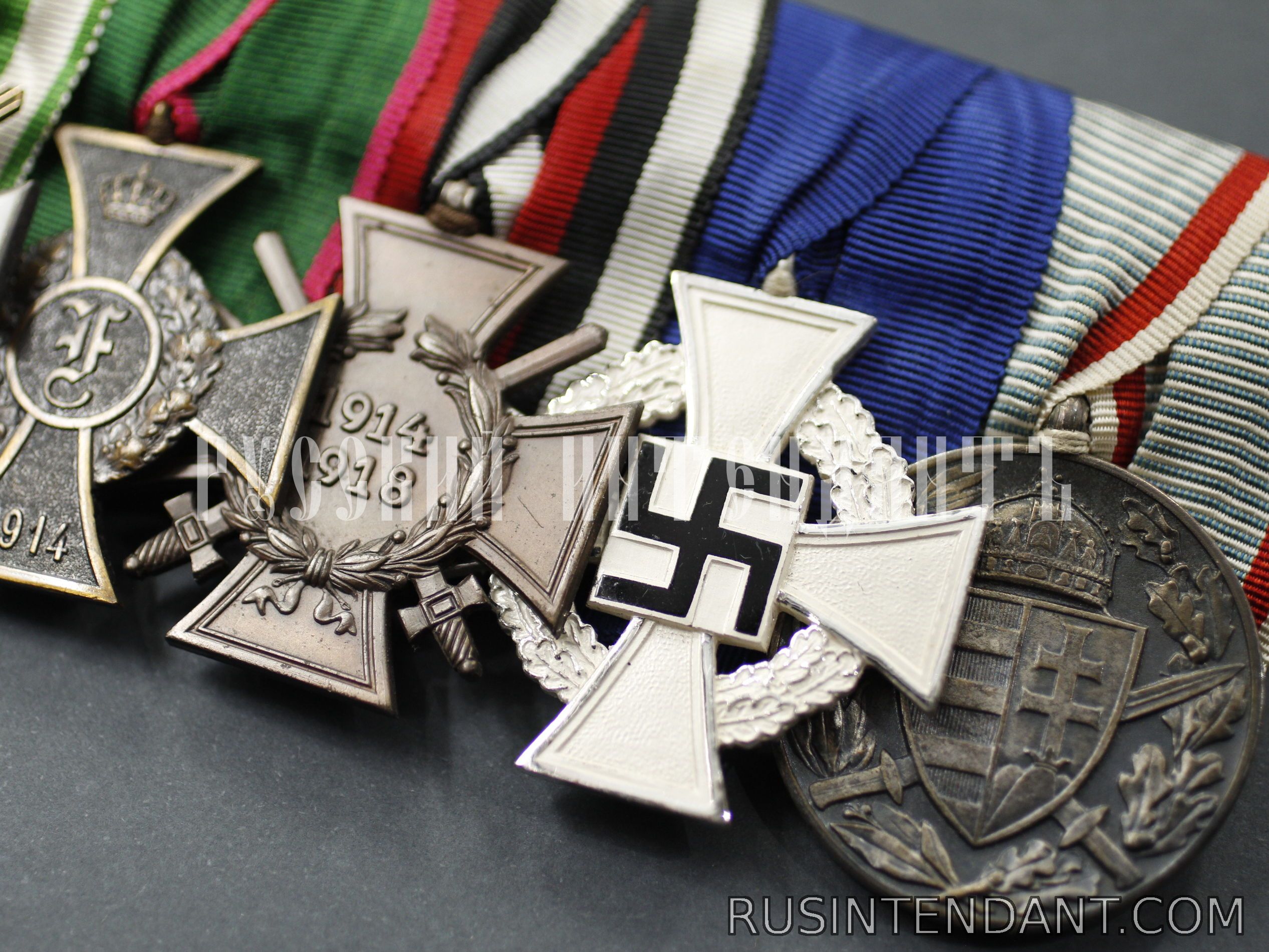 Фото 5: Шестиместная колодка с наградами 