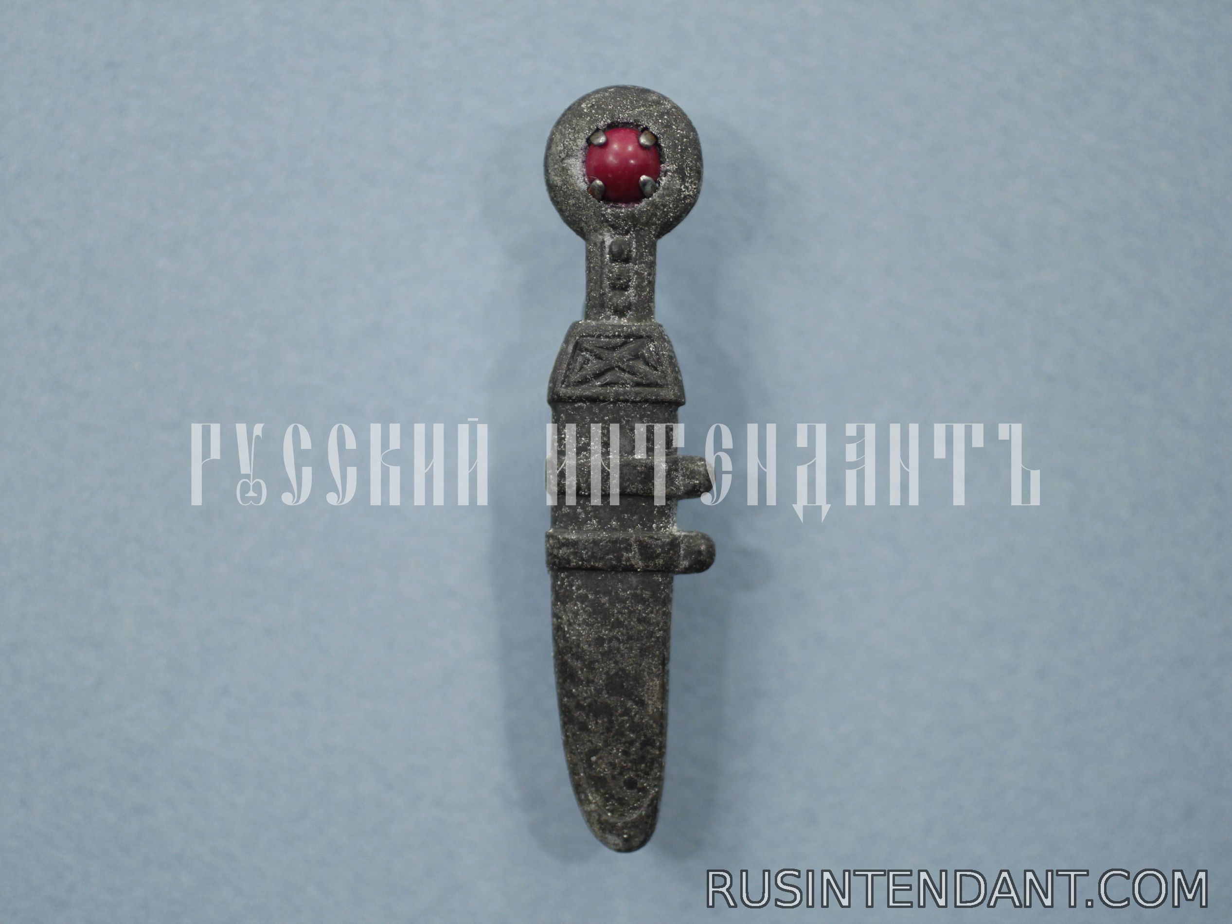 Фото 1: Знак «Меч» 