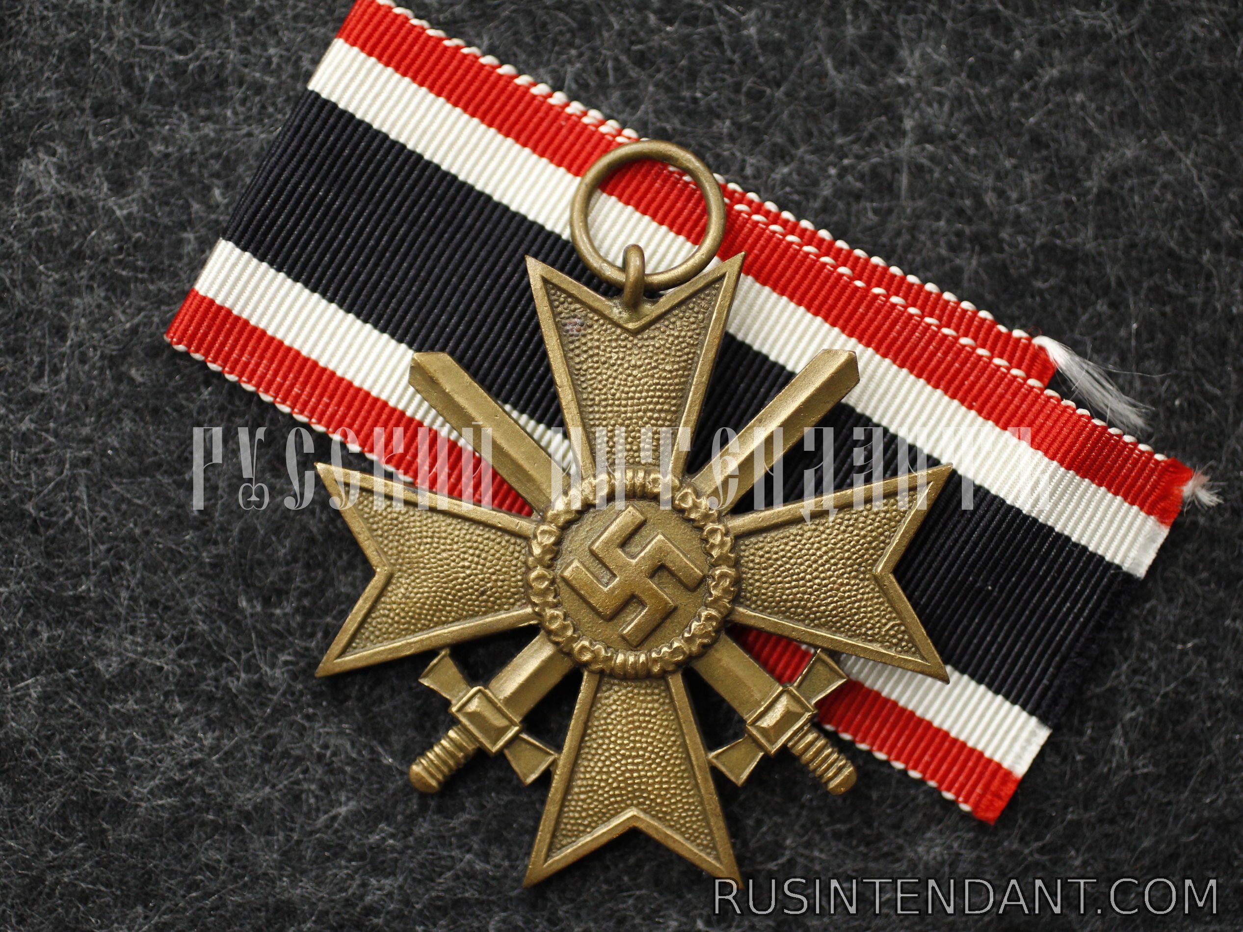 Фото 1: Крест Военных заслуг второго класса с мечами 
