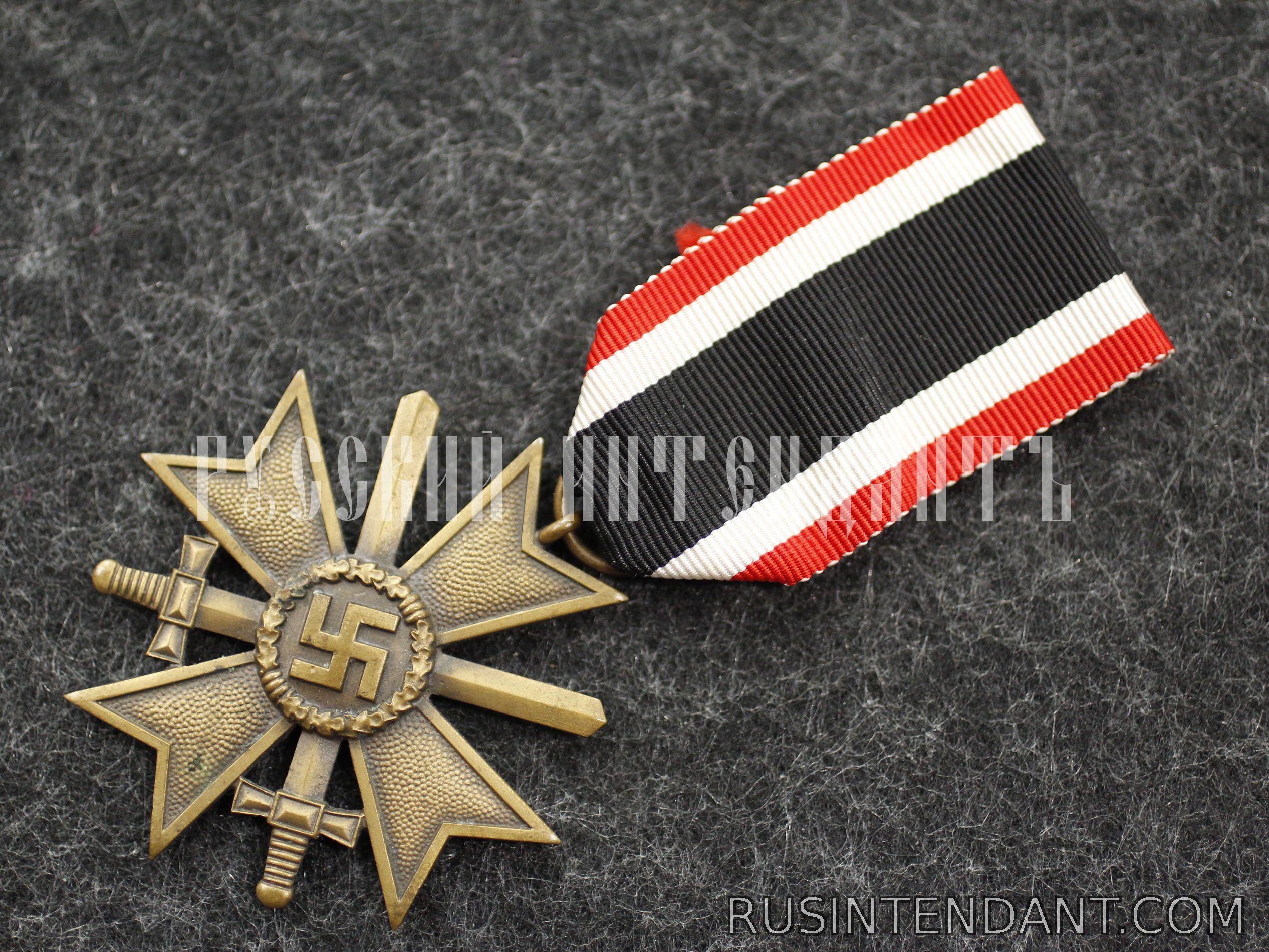 Фото 3: Крест Военных заслуг второго класса с мечами 