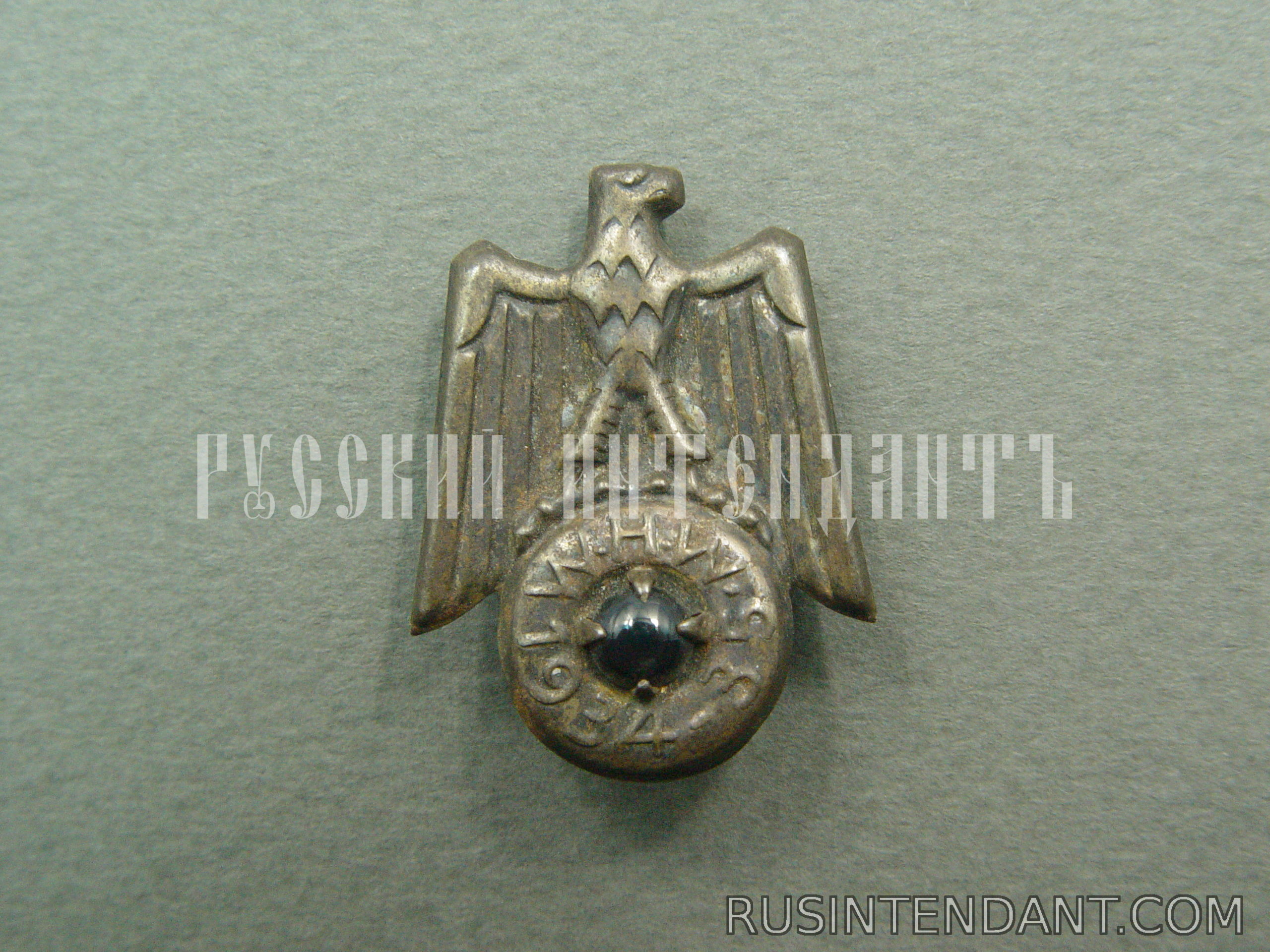 Фото 1: Знак "Орел на Венке" 