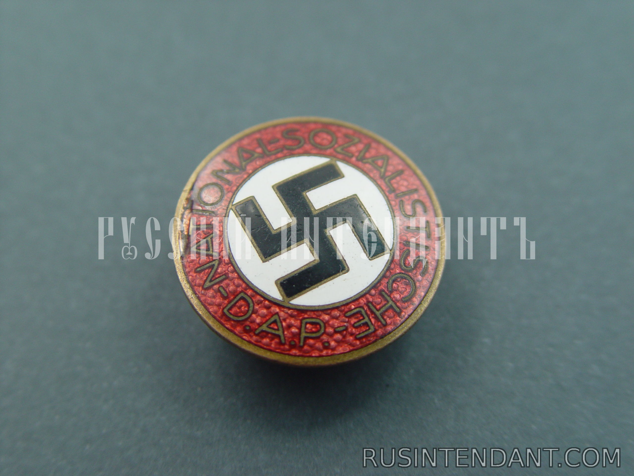 Фото 2: Членский знак NSDAP 