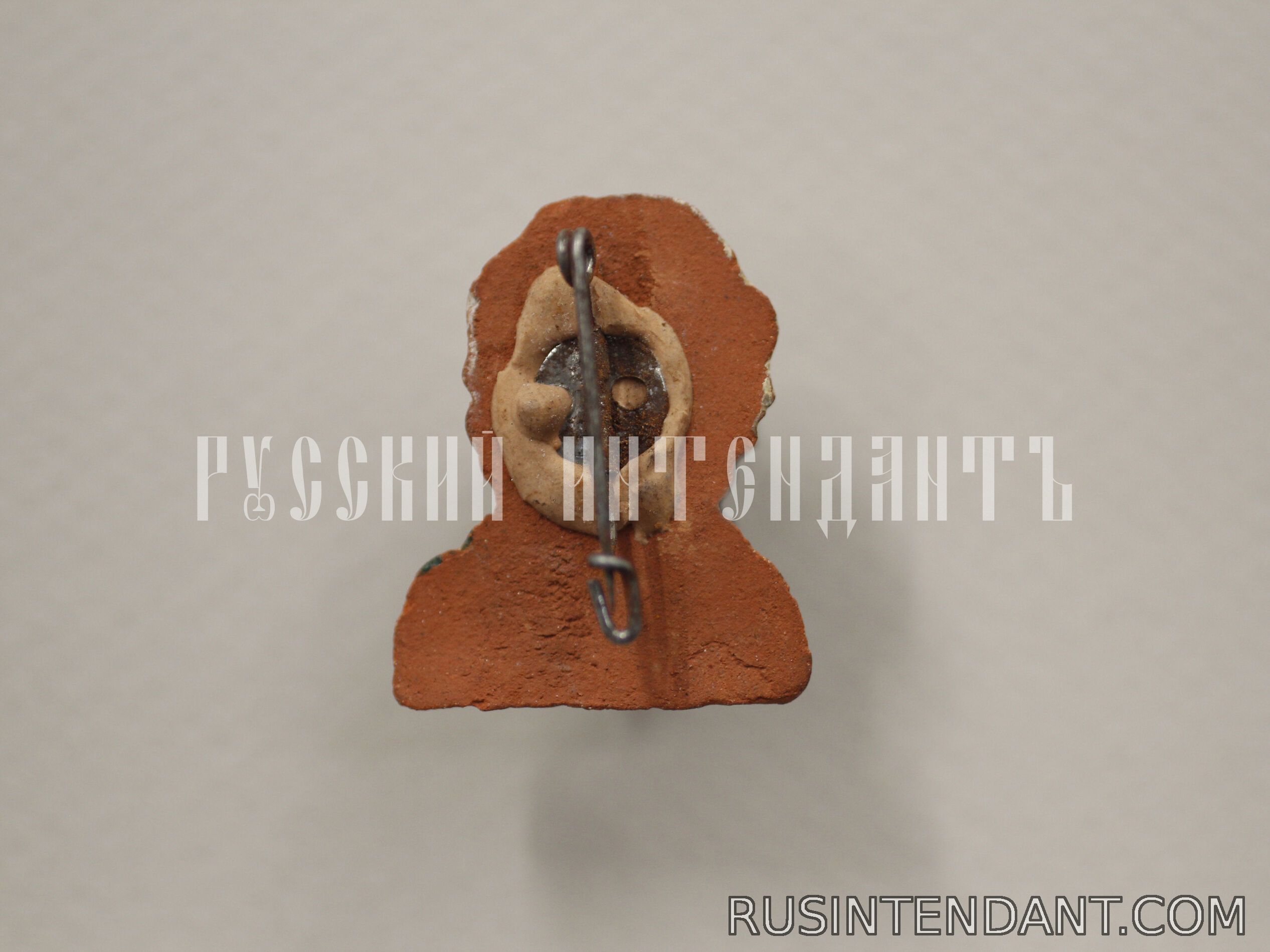 Фото 2: Знак «Фрау Кнопп» 