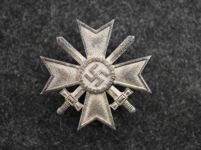 Крест «За военные заслуги первого класса с мечами»