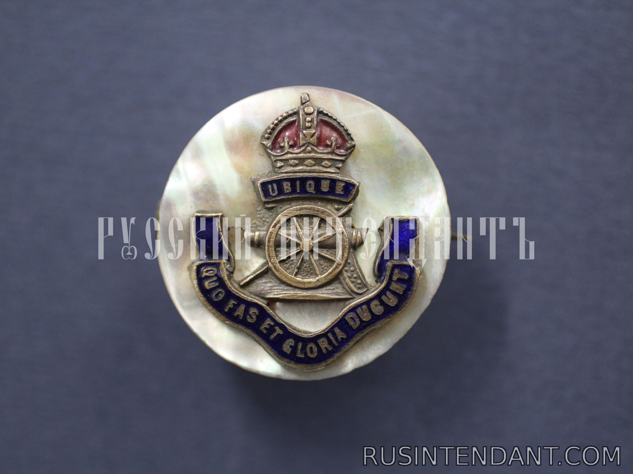 Фото 1: Знак Королевской артиллерии 