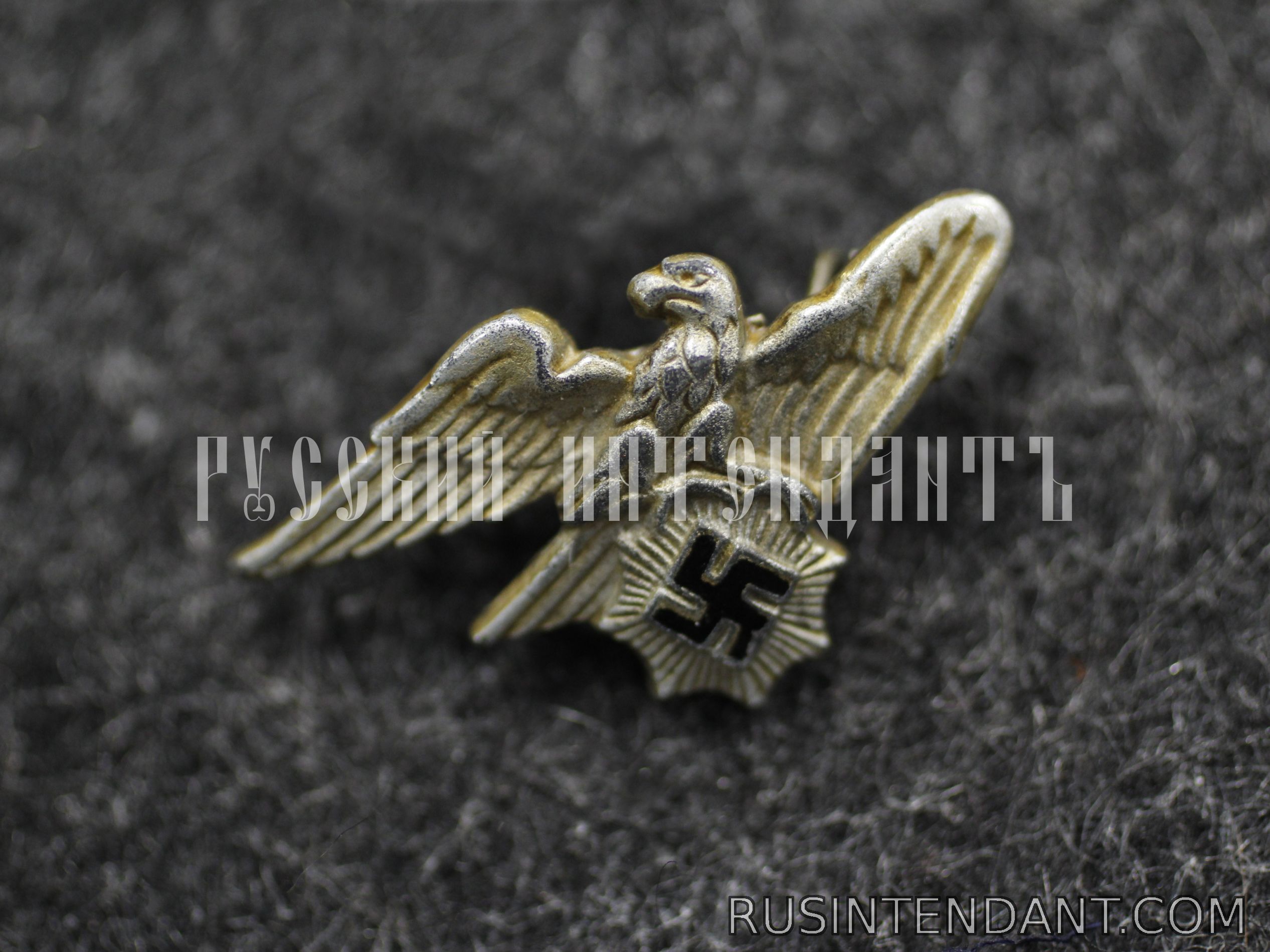 Фото 3: Знак RLB 