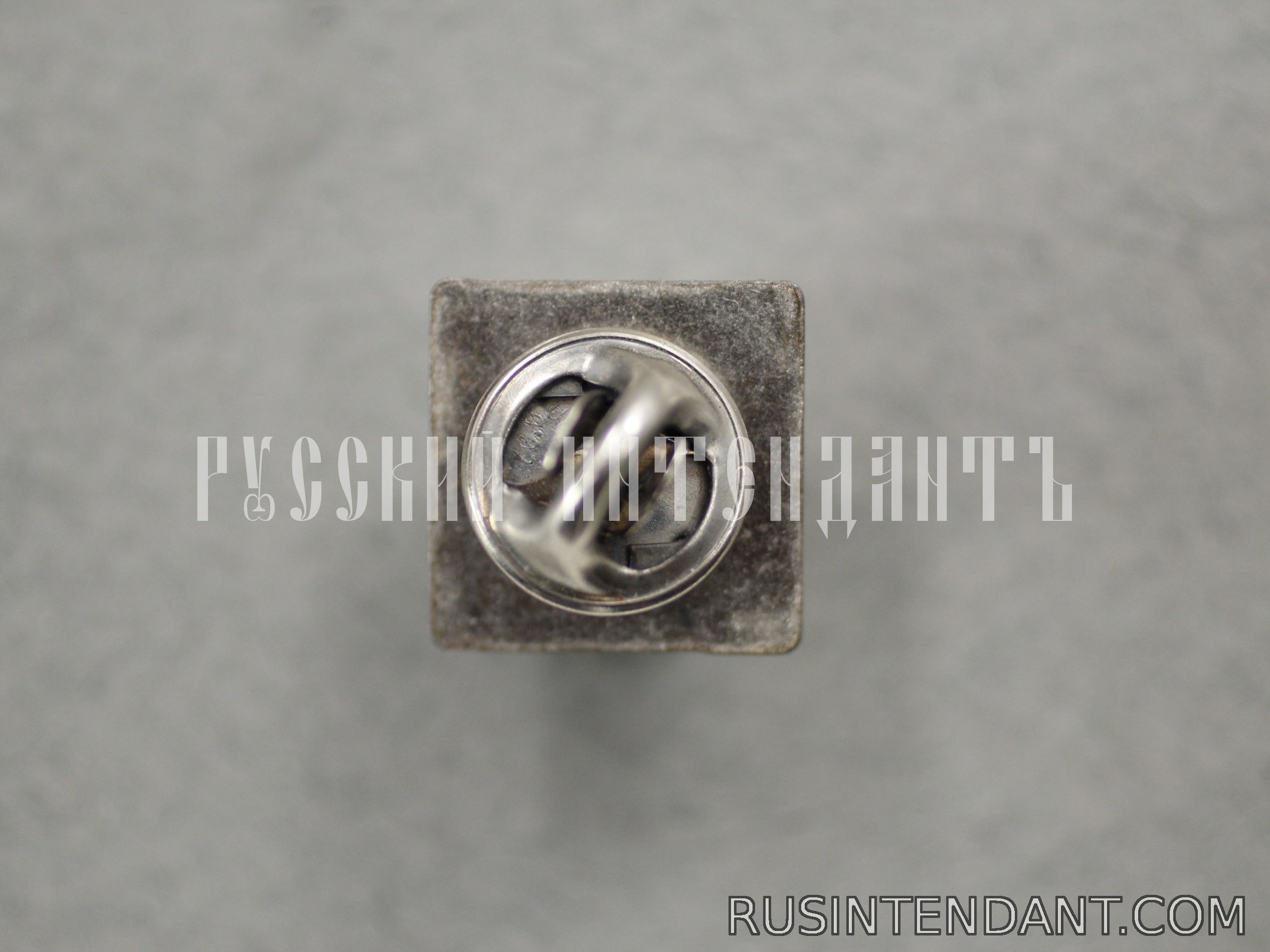 Фото 2: Знак «PCF» 