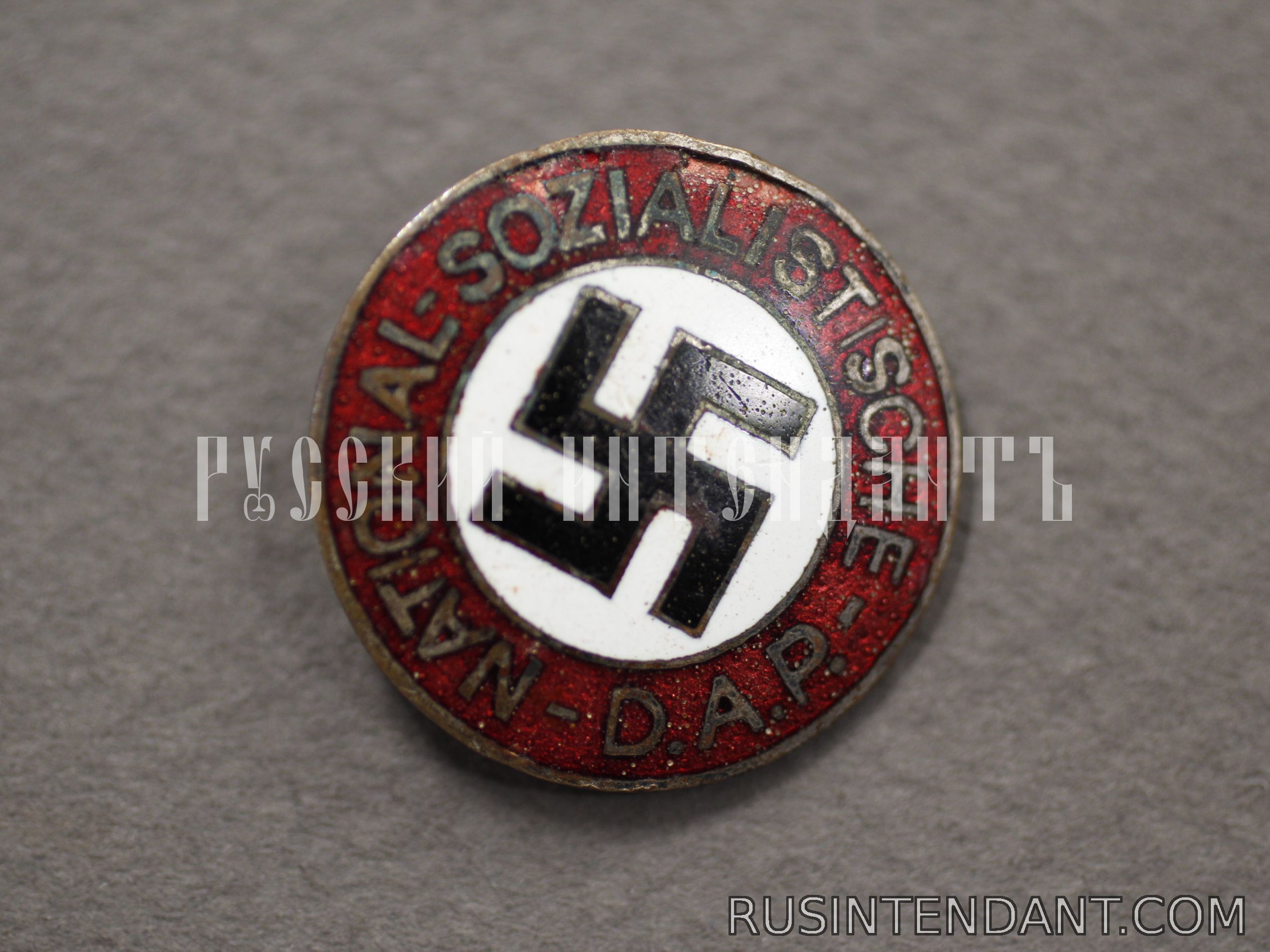 Фото 3: Членский знак NSDAP 