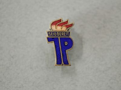 Пионерский знак ГДР