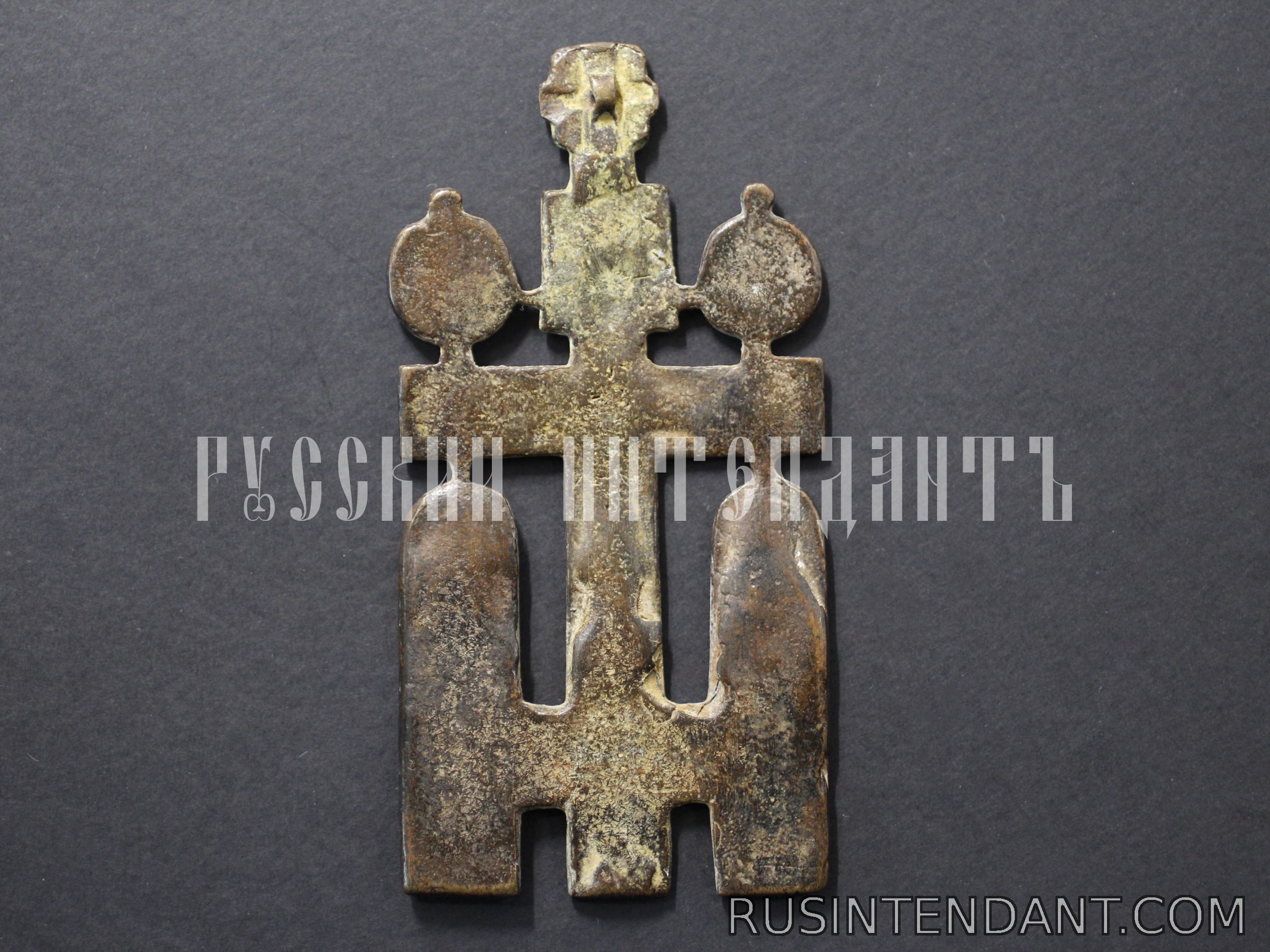 Фото 2: Крест киотный «Распятие Христово с предстоящими и серафимами» 