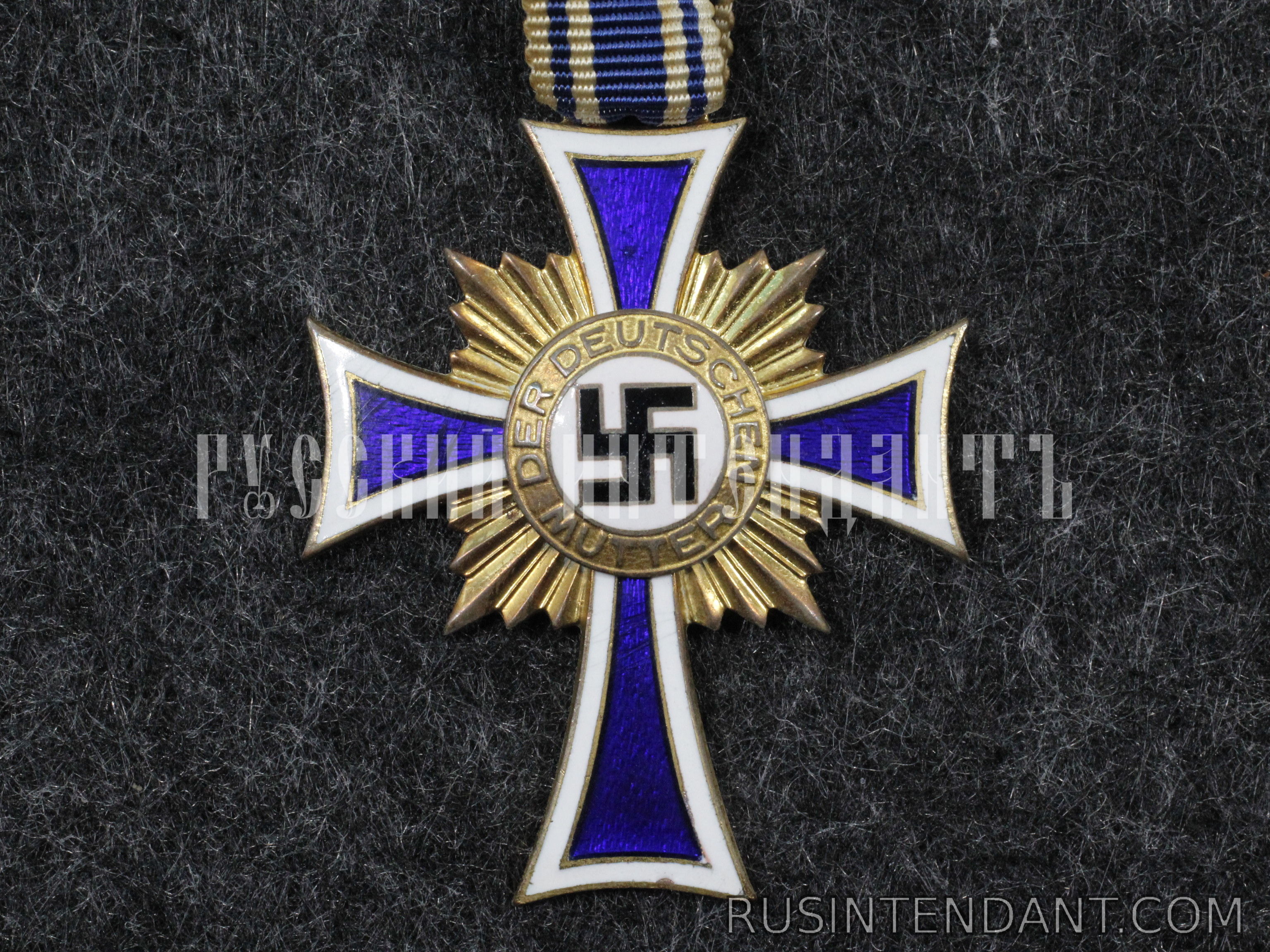 Фото 1: Почетный крест Немецкой матери "Золотой" 